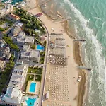 Apartment Modern By The Pool Lignano Sabbiadoro