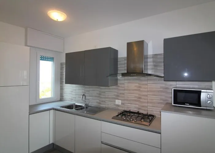 Modern By The Pool *